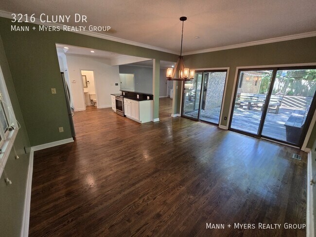 Building Photo - 3216 Cluny Dr