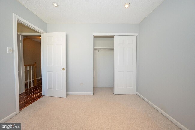 Building Photo - 344 Brigade Ct