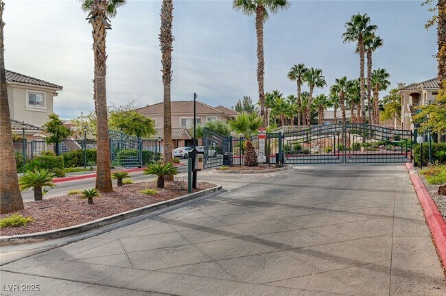 Building Photo - 10552 Pine Pointe Ave
