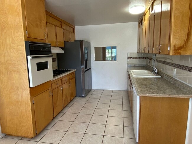 Building Photo - 1612 Princeton Dr SE