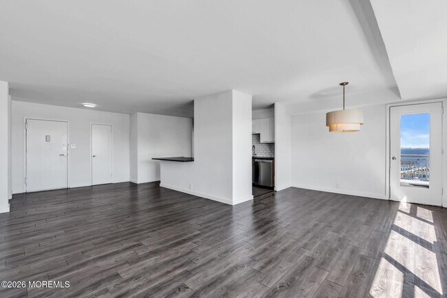 Building Photo - 10 Ocean Blvd