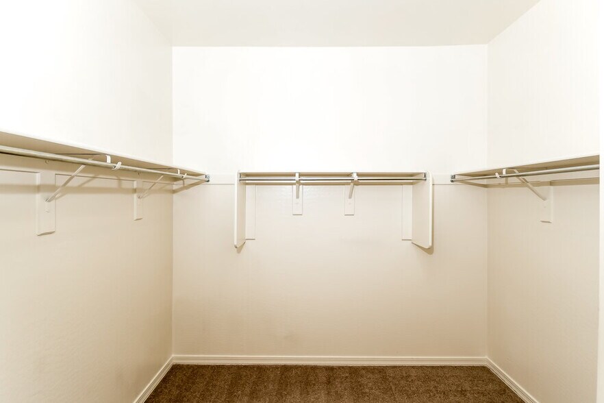 Building Photo - 480 W White Sands Dr