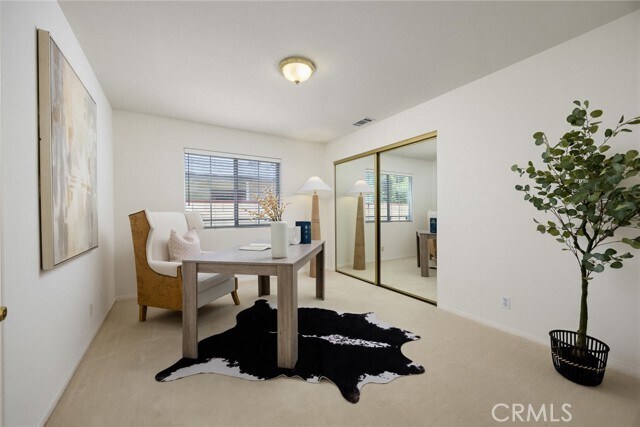 Building Photo - 5558 N Charlotte Ave