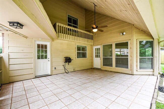 Building Photo - 811 Sugar Plum Cir