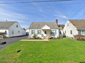 Building Photo - 810 Spruce St