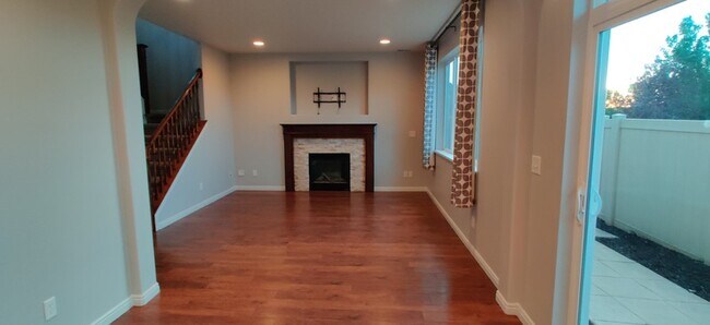 Building Photo - 1077 Kettering Dr