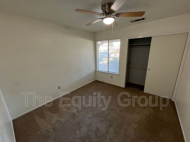 Building Photo - 4907 W Howard Ave