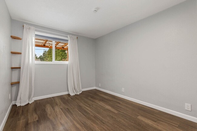 Building Photo - 923 N 100th St