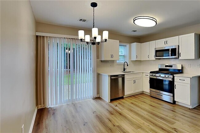 Building Photo - 2250 Winthrope Way Dr