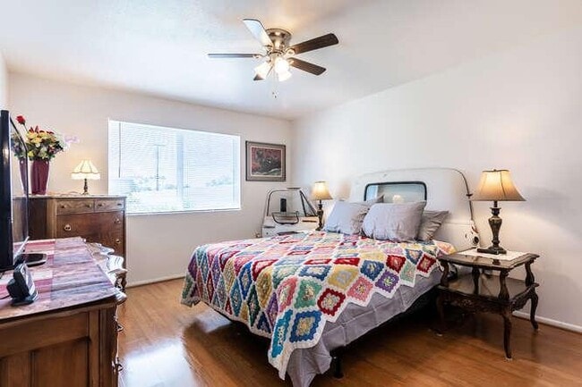 Building Photo - 10545 W Coggins Dr