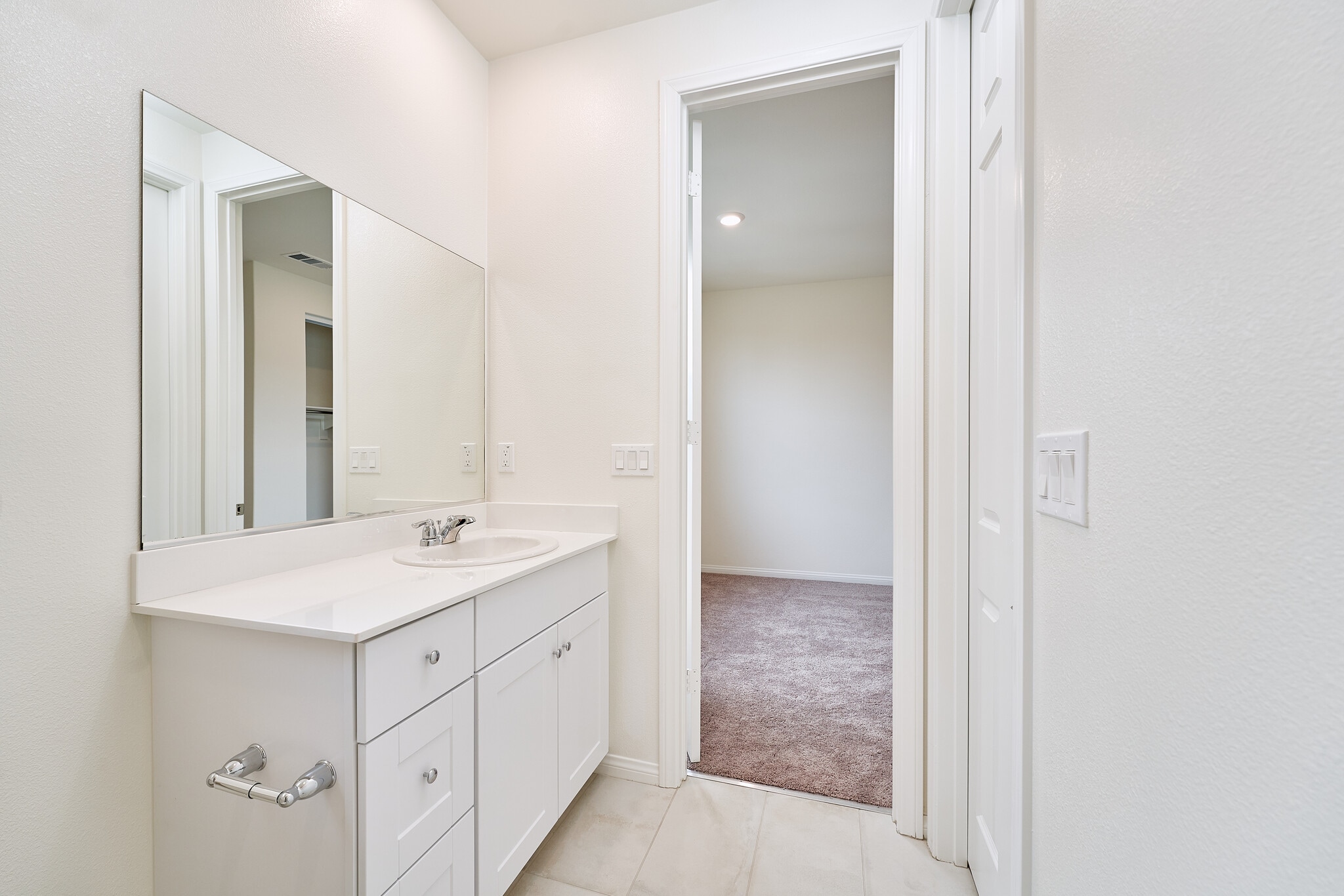 Building Photo - 729 Daniel Freeman Cir