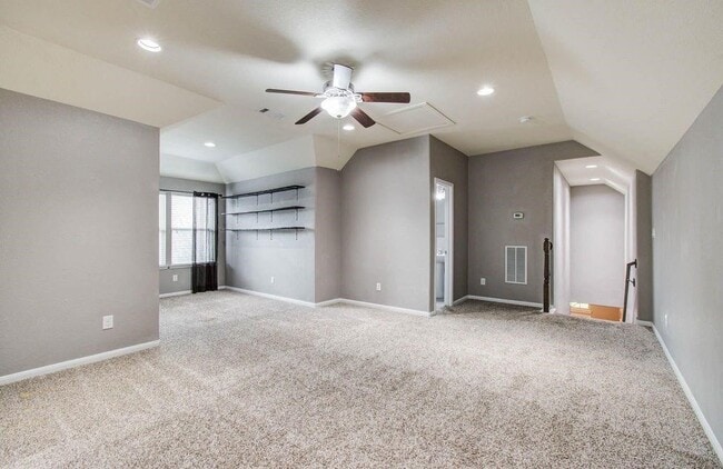 Building Photo - 17622 Quiet Shores Dr