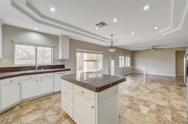 Building Photo - 6586 W Diablo Dr