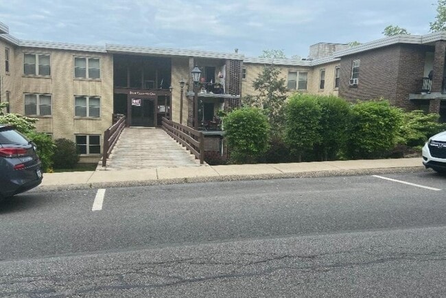 Building Photo - Cordova Apartments