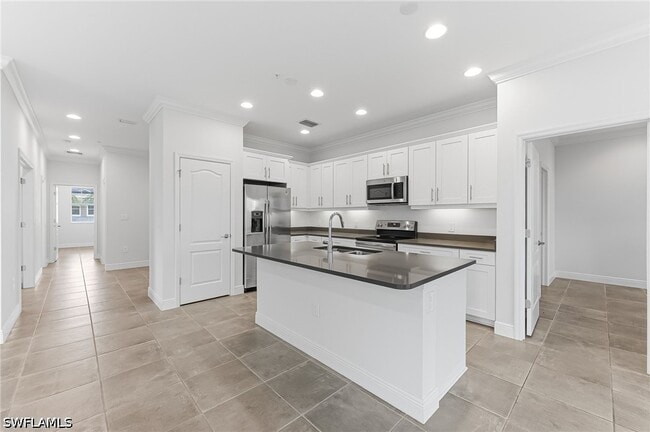 Building Photo - 6969 Avalon Cir