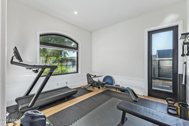 Building Photo - 3810 E Campbell Ave