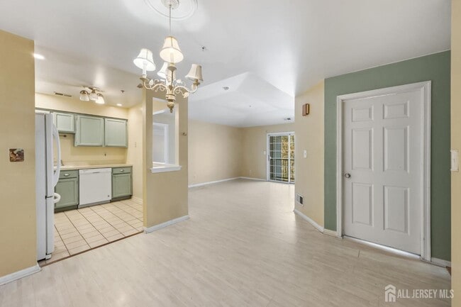 Building Photo - 1036 Waterford Dr