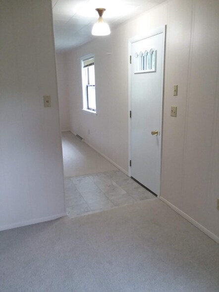 Building Photo - 150 T585