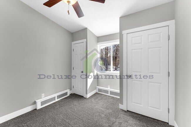 Building Photo - Beautiful 3 Bedroom in Alto – Updated, Spacious, Surrounded by Nature