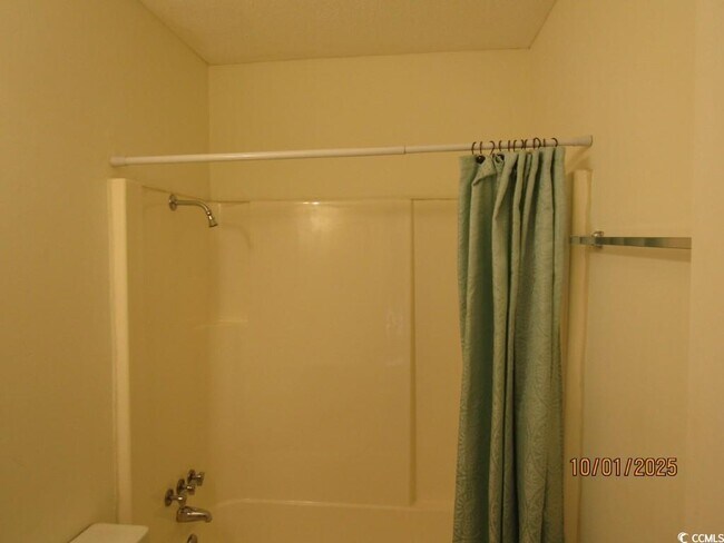 Building Photo - 938 Villa Dr