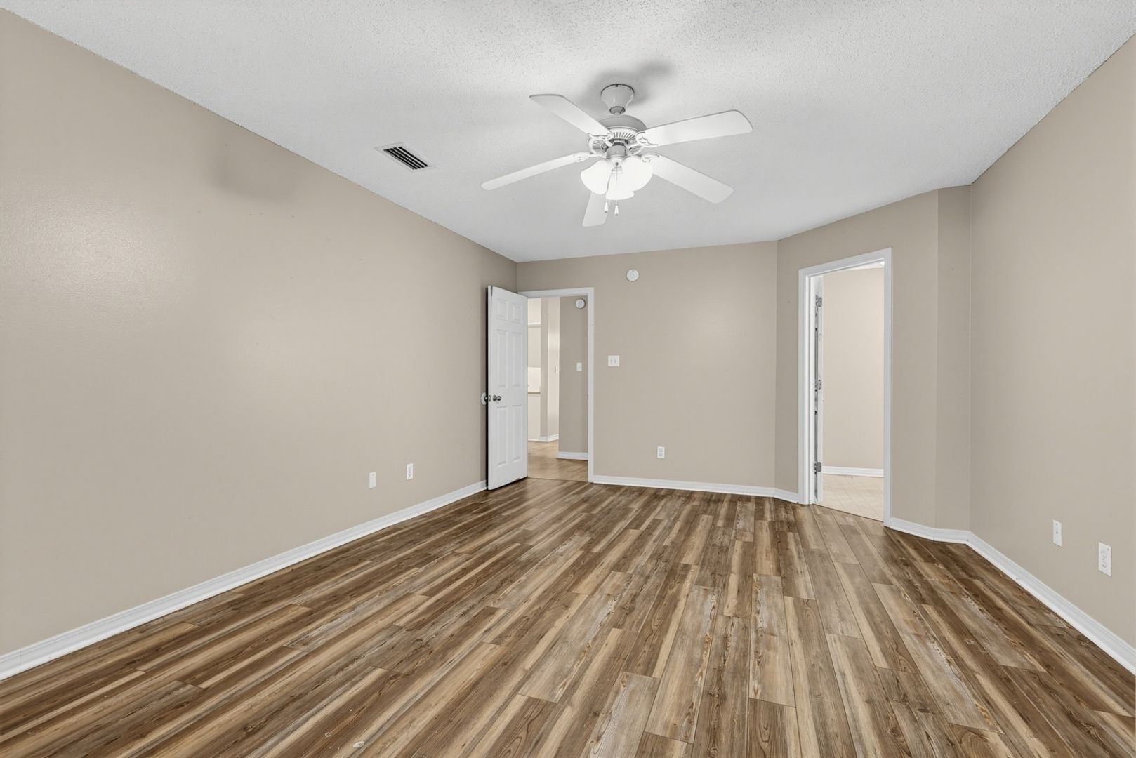 Building Photo - 1387 Hunters Ridge Dr W