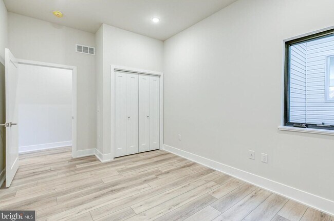 Building Photo - Brand New Luxury Apartments