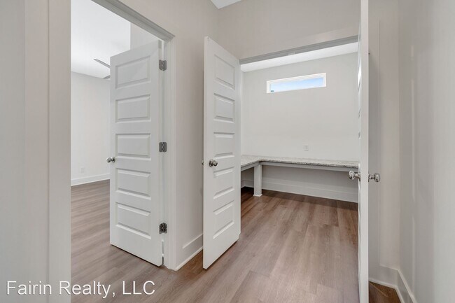 Building Photo - 2 br, 2.5 bath House - 4263 Brevard Blvd