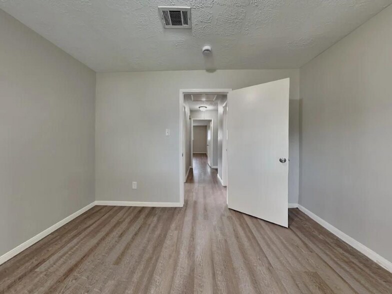 Building Photo - 16509 Cairngorm Dr