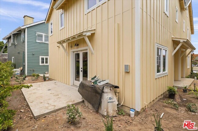 Building Photo - 1317 Punta Gorda St