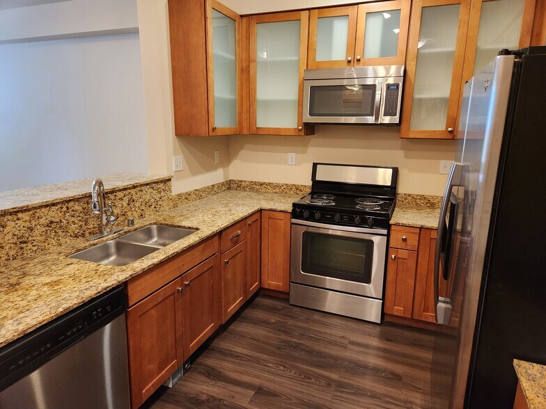 Primary Photo - 263 W Bakerview Rd