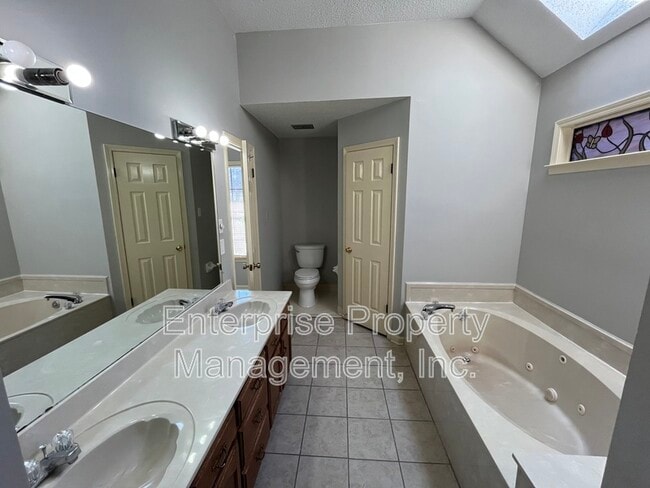 Building Photo - 5429 Craigmont Dr