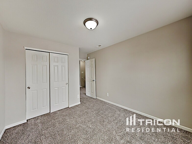 Building Photo - 10864 Grace Dr