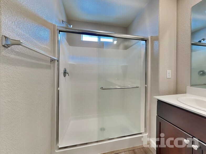 Building Photo - 8952 Elk Ravine Dr