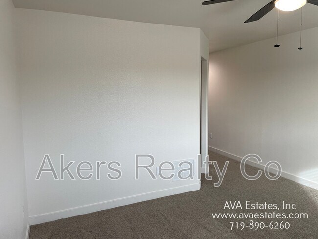 Building Photo - 970 S Coral Pl