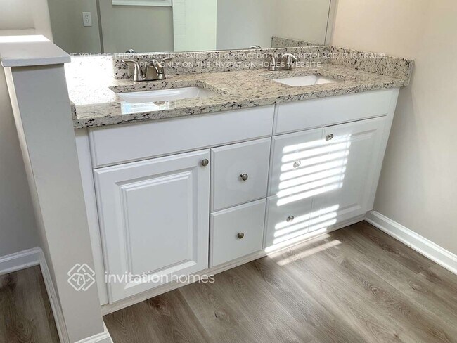 Building Photo - 3142 Wicks Lake Dr