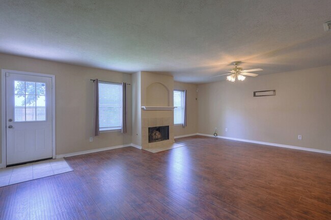 Building Photo - 21803 Manor Ct Dr