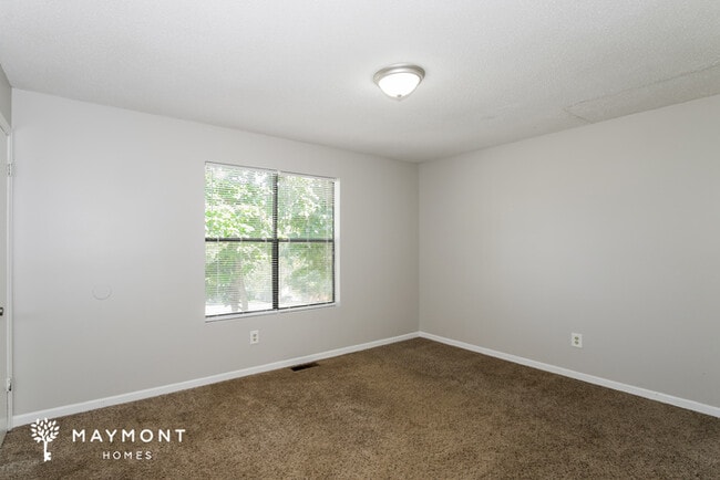 Building Photo - 625 Hampton Cir