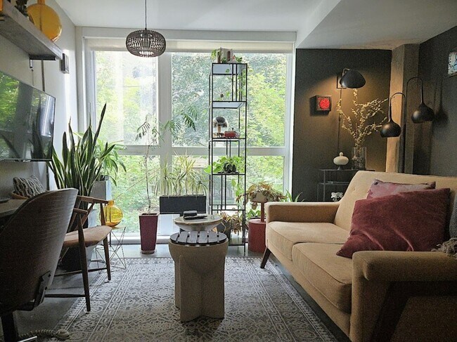 Interior Photo - Summit Flats