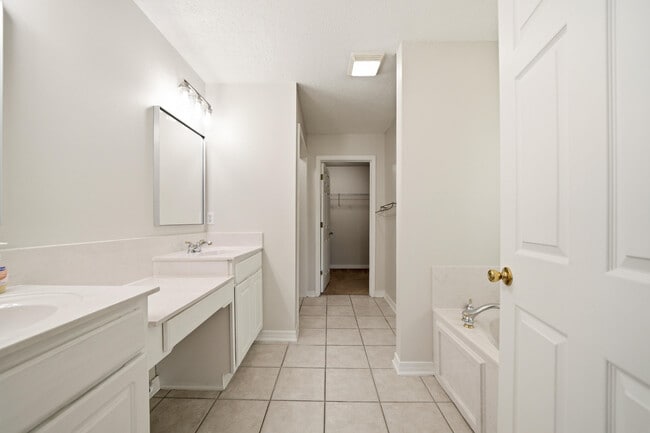Building Photo - 6381 Havenmist Ln