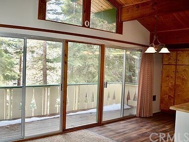 Building Photo - 31587 Circle View Dr