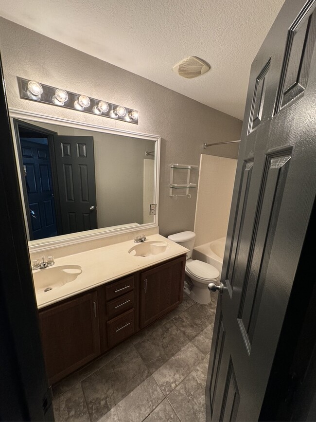 Building Photo - 7247 Irish Valley Trail