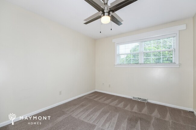 Building Photo - 1321 Mathis Ferry Rd