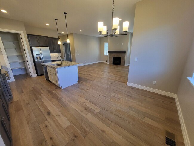 Building Photo - 2932 Cambria Lp