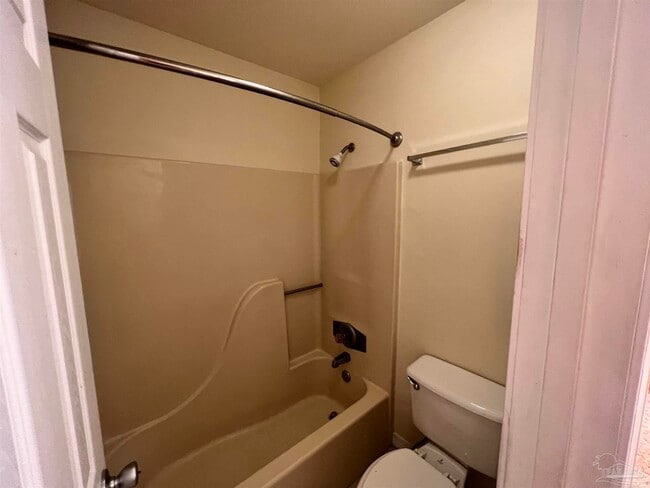 Building Photo - 9489 Sunnehanna Blvd