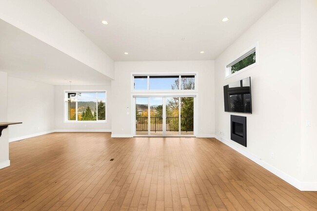 Building Photo - 7704 151st Ave NE