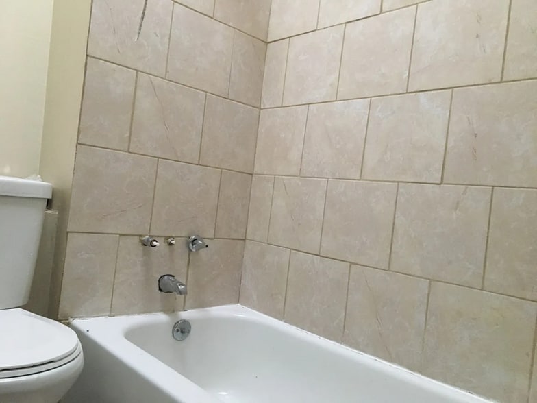 Building Photo - 614 Ashburton St