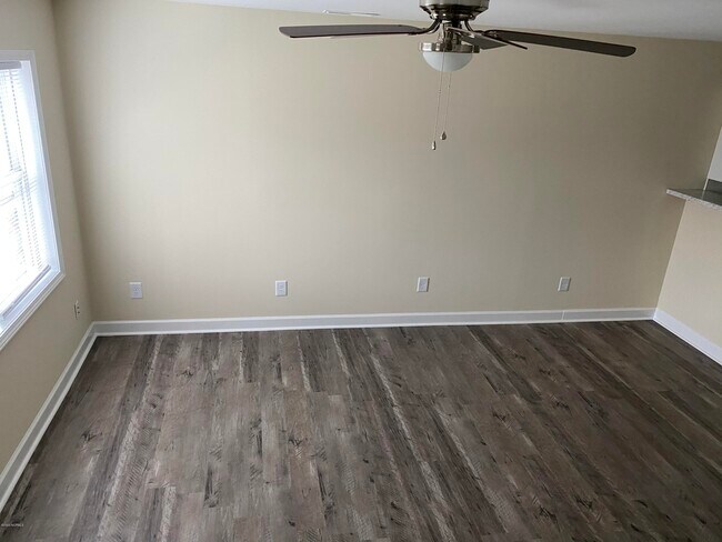 Building Photo - 4918 Franklin Ave