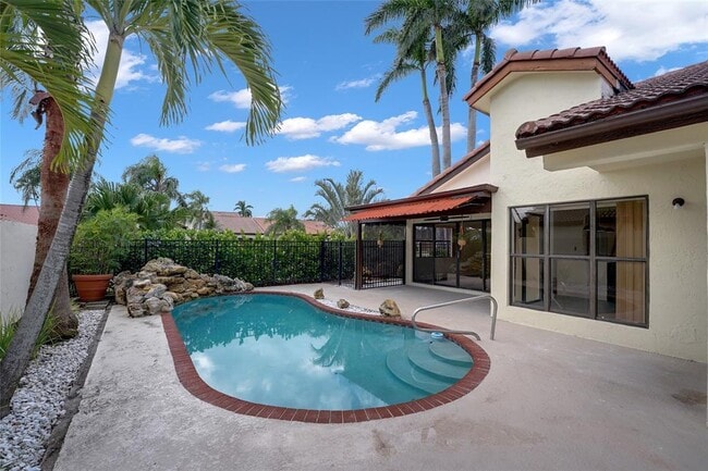 Building Photo - 7850 Villa Nova Dr