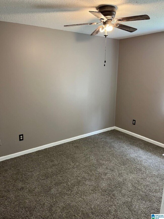 Building Photo - 2554 Hampstead Dr