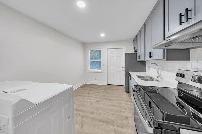 Building Photo - 510 E Branch St